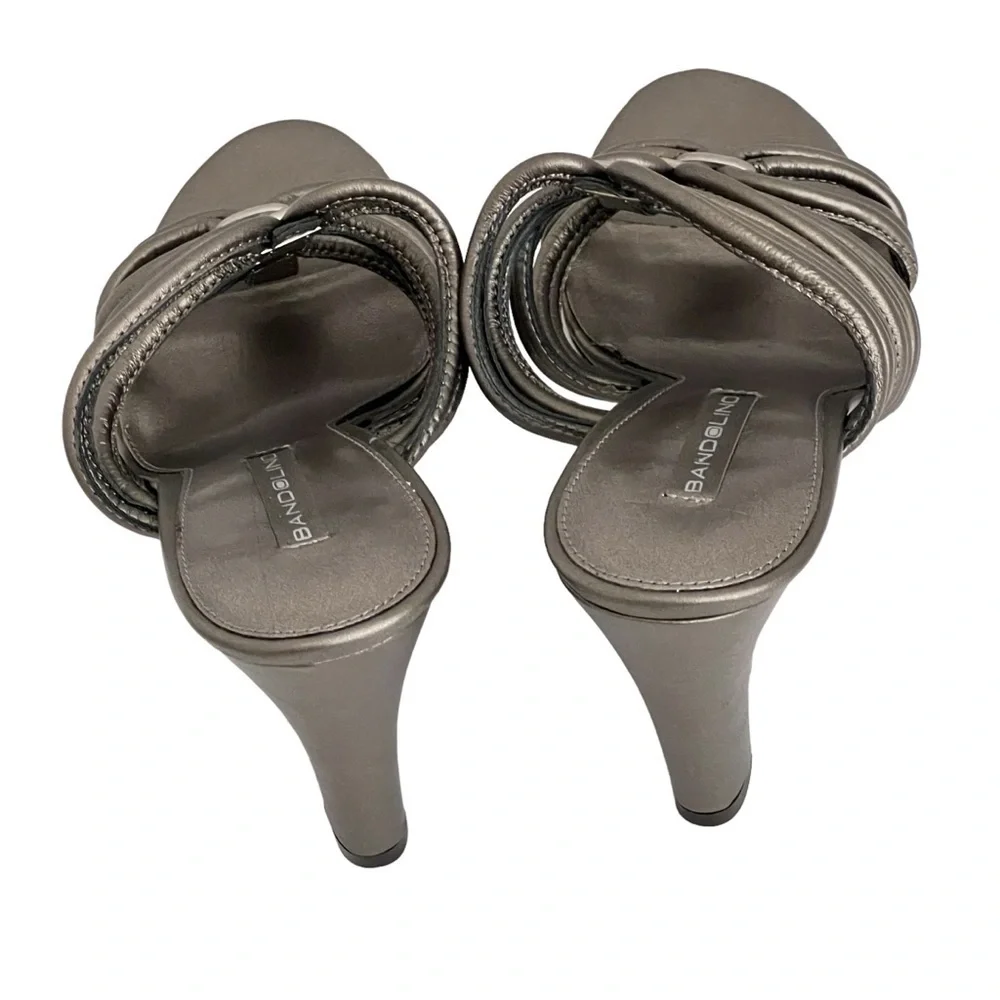 Bandolino Heels Slip On Sandals Dark Pewter Silver Accents Leather/Metal‎ Upper